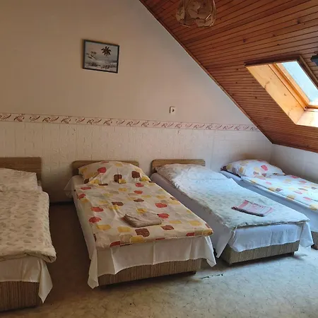 Leveleki Eszter Ueduelo Bánk