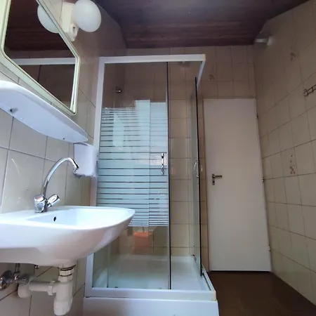 Leveleki Eszter Ueduelo B&B 3*